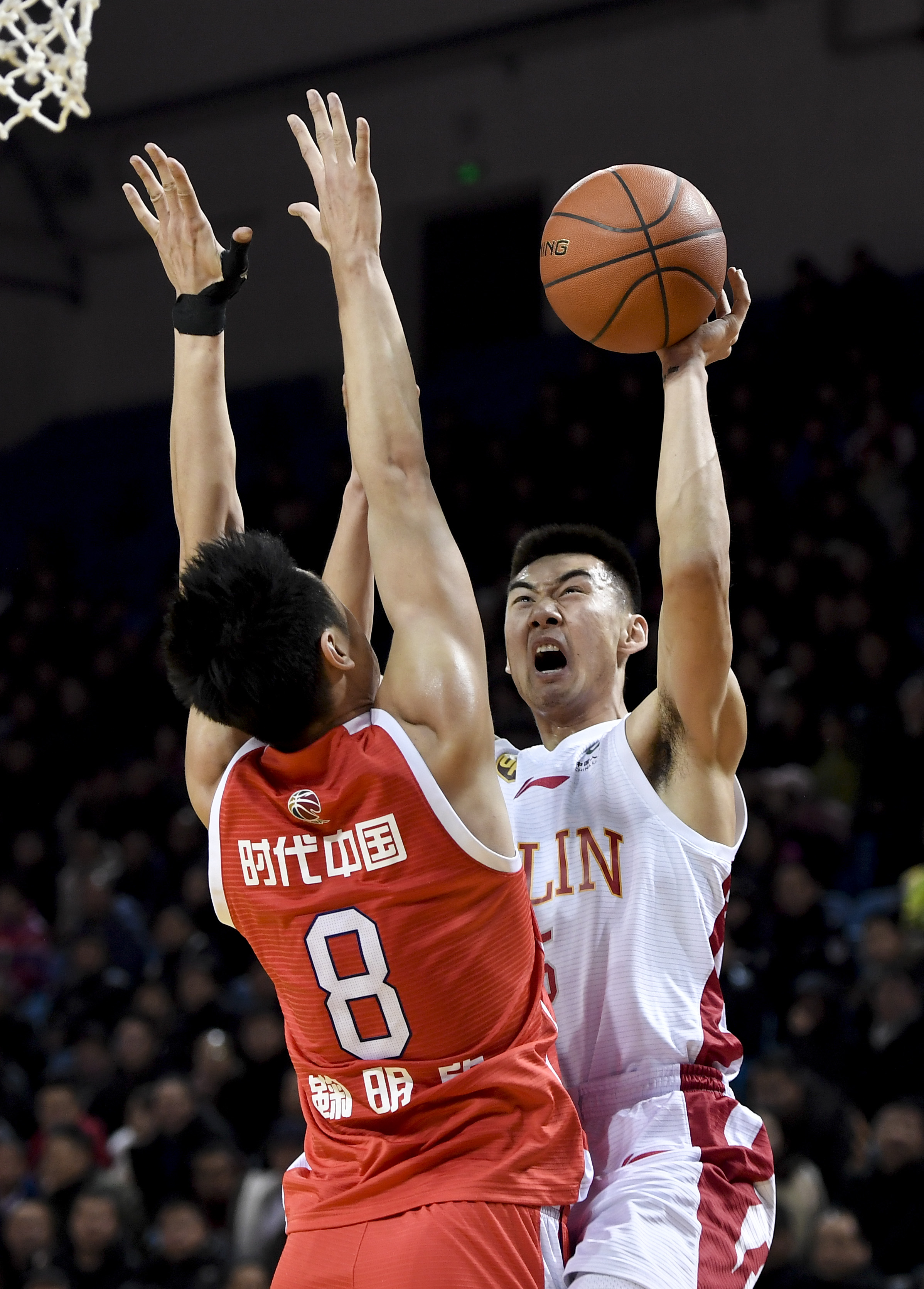 着特殊作用 着特殊作用