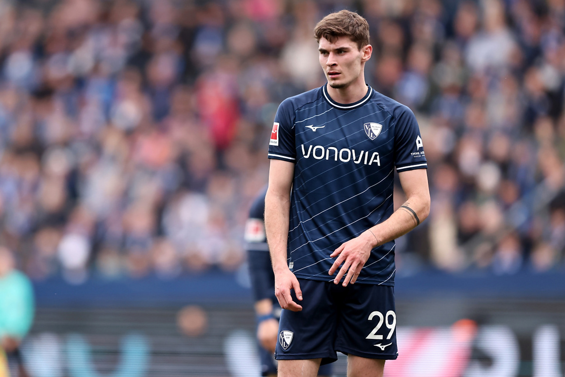 努内斯在比 努内斯在比